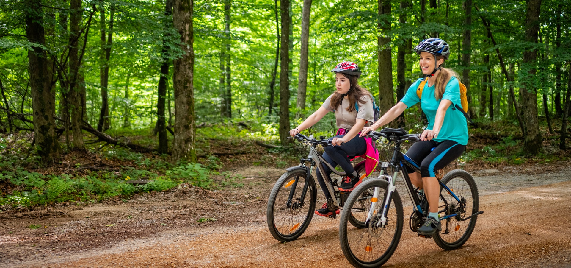 Bike tour in compagnia di madre e figlia nel bosco