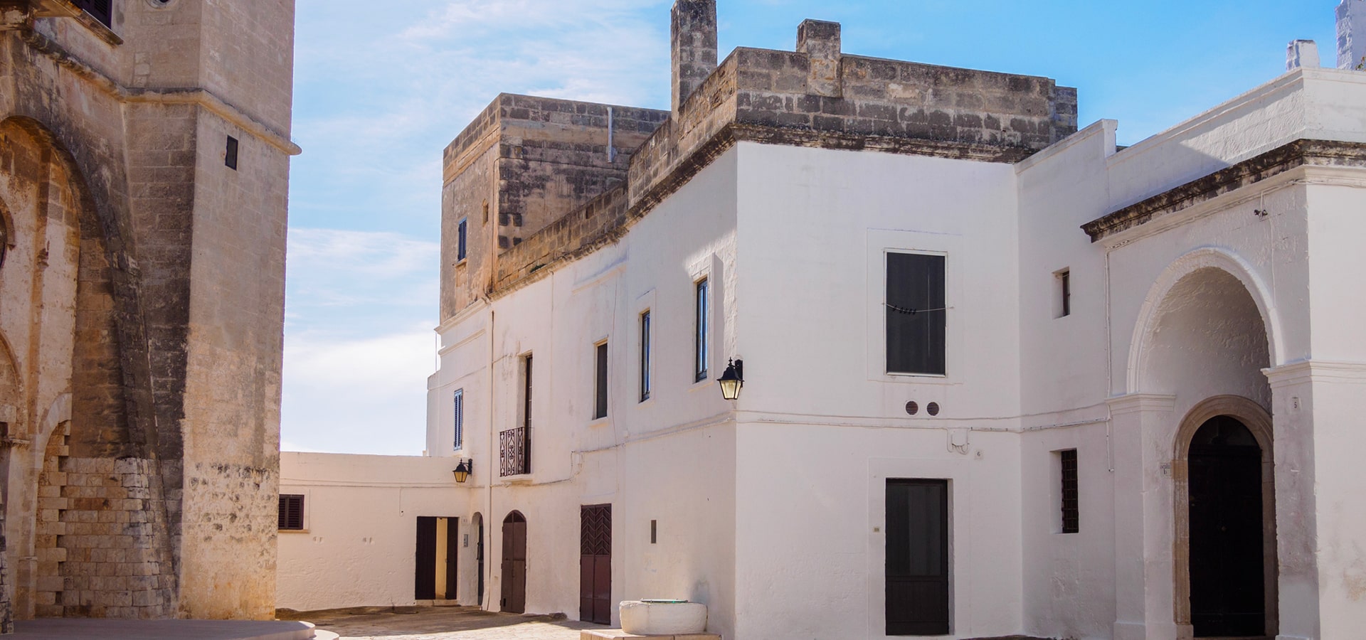 tipiche case bianche puglia
